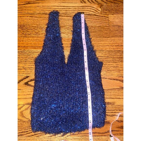 EUC Urban Outfitters sparkly midnight blue cropped sweater tank sz: L - Picture 3 of 8